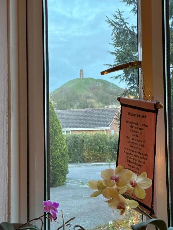 مبيت وإفطار غلاستونبري Camelot Retreat - Tor View المظهر الخارجي الصورة